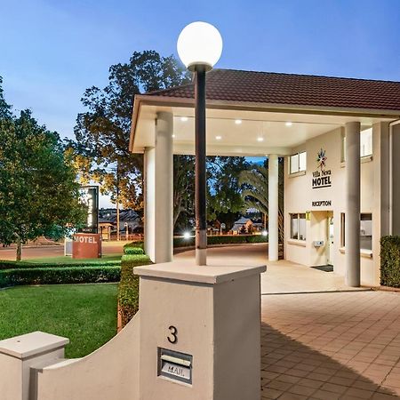 Villa Nova Motel Toowoomba Buitenkant foto