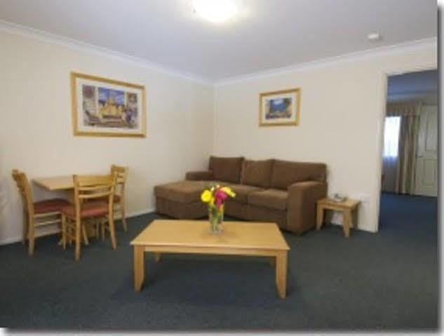 Villa Nova Motel Toowoomba Buitenkant foto